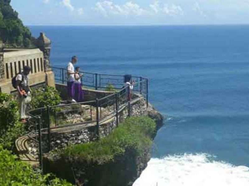 Nusa Dua Uluwatu Tour Package is Bali tour package with visiting the best tourist support in Nusa Dua, Uluwatu and some interesting place in south part of Bali area in one day tour