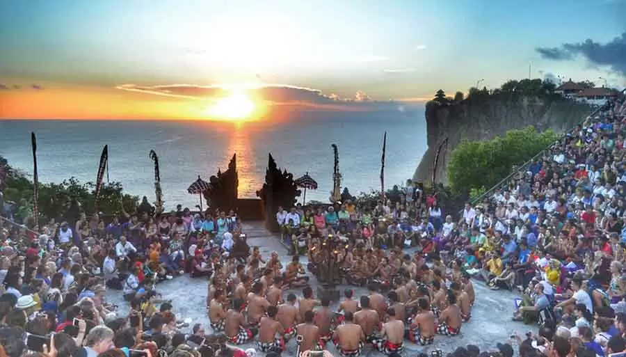 Uluwatu Kecak Dance and Jimbaran Dinner Tour